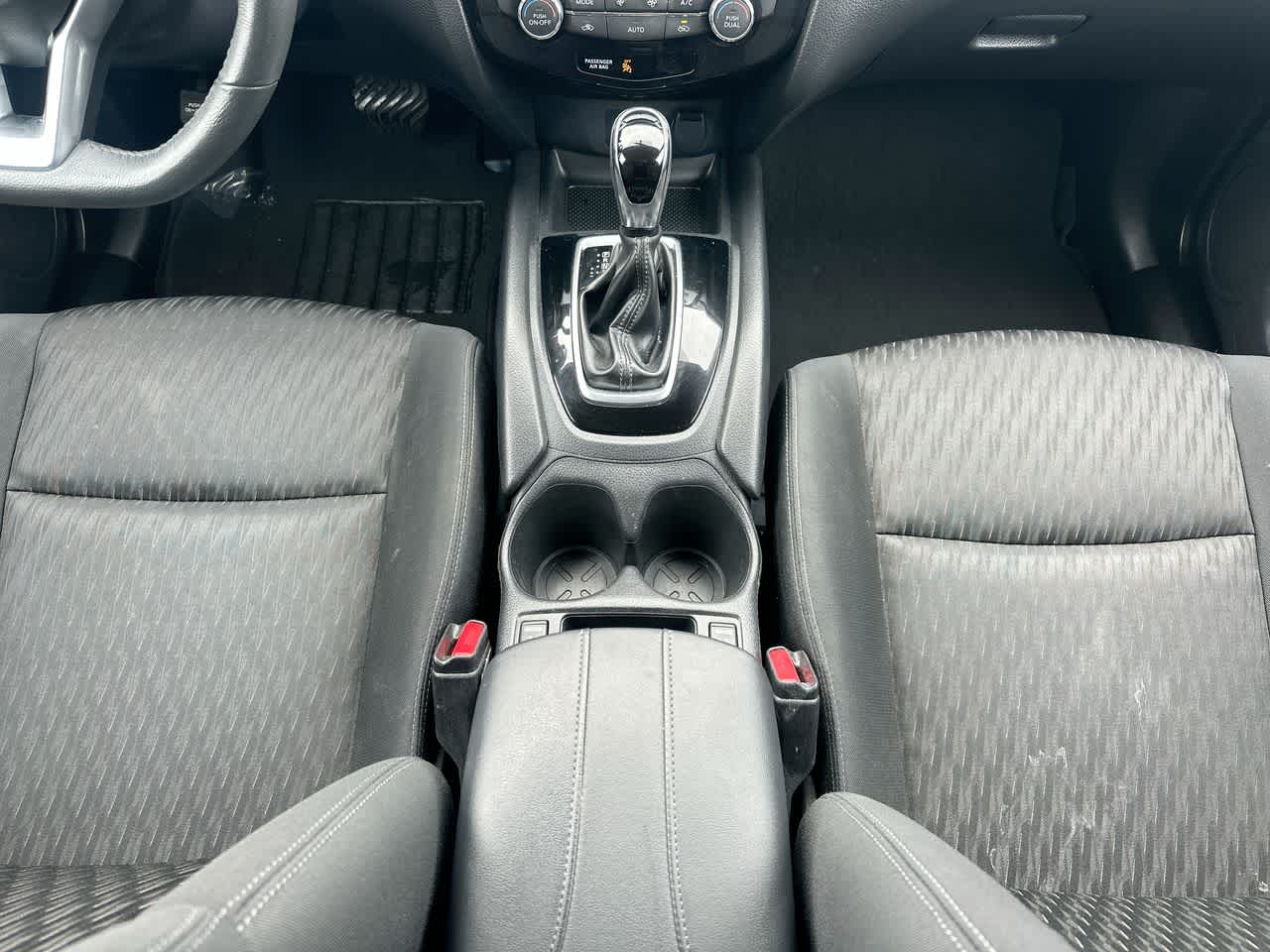 Thumbnail: 2018 Nissan Rogue - 30