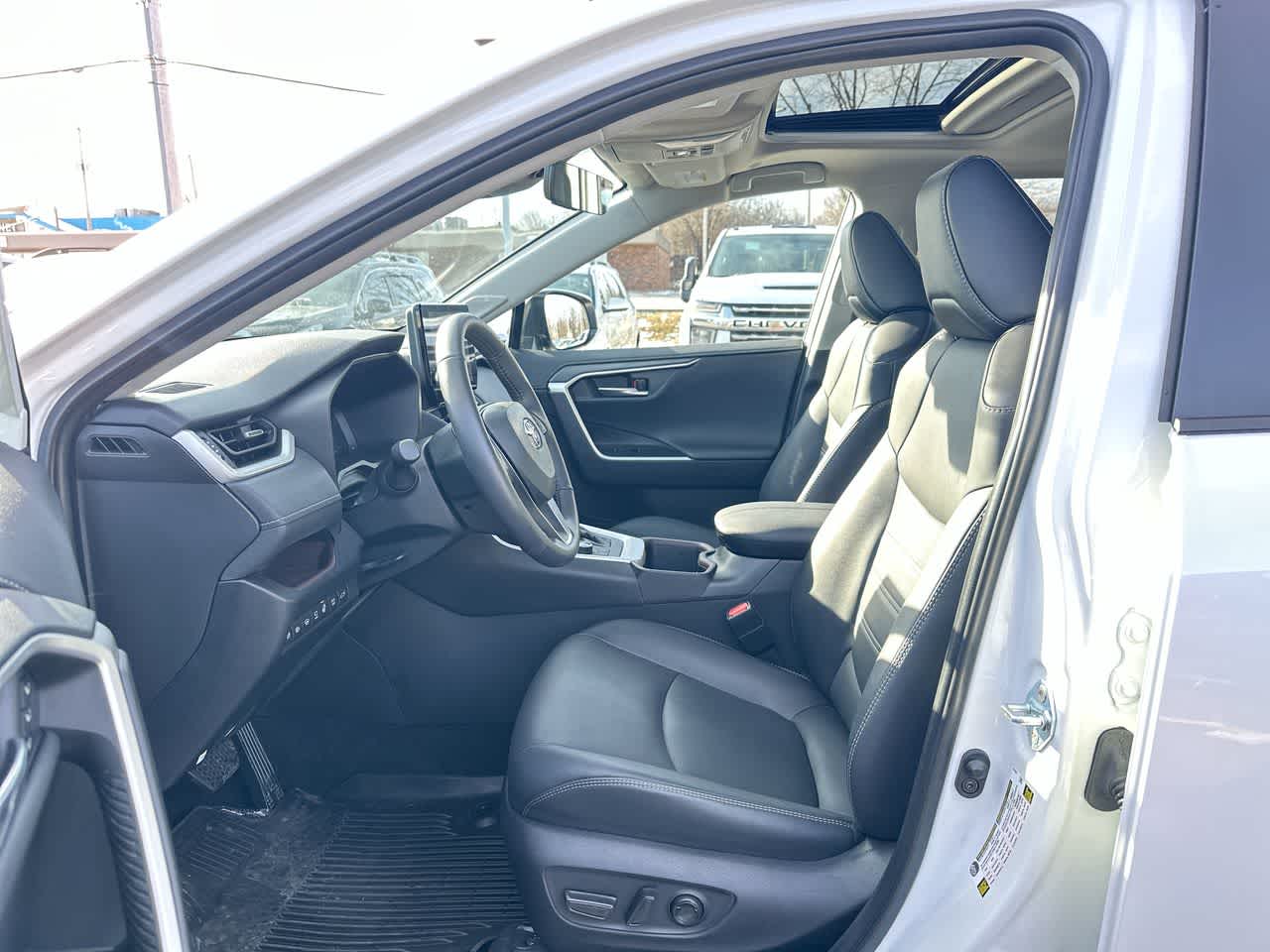 Thumbnail: 2024 Toyota RAV4 - 21