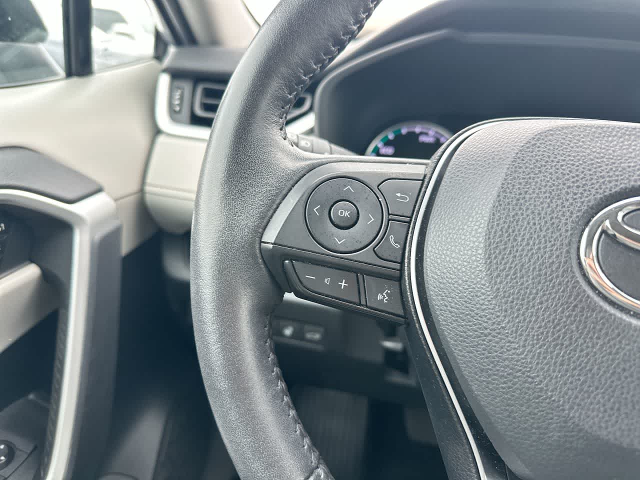 Thumbnail: 2022 Toyota RAV4 - 29