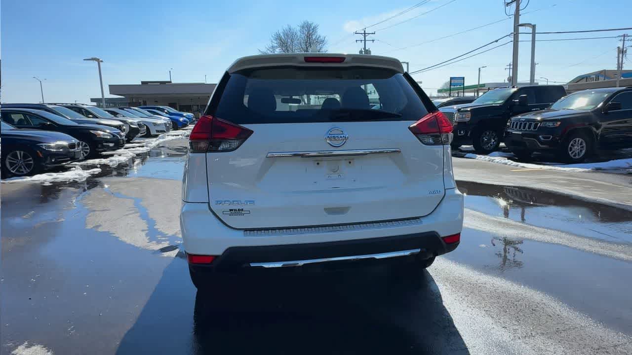 Thumbnail: 2017 Nissan Rogue - 7