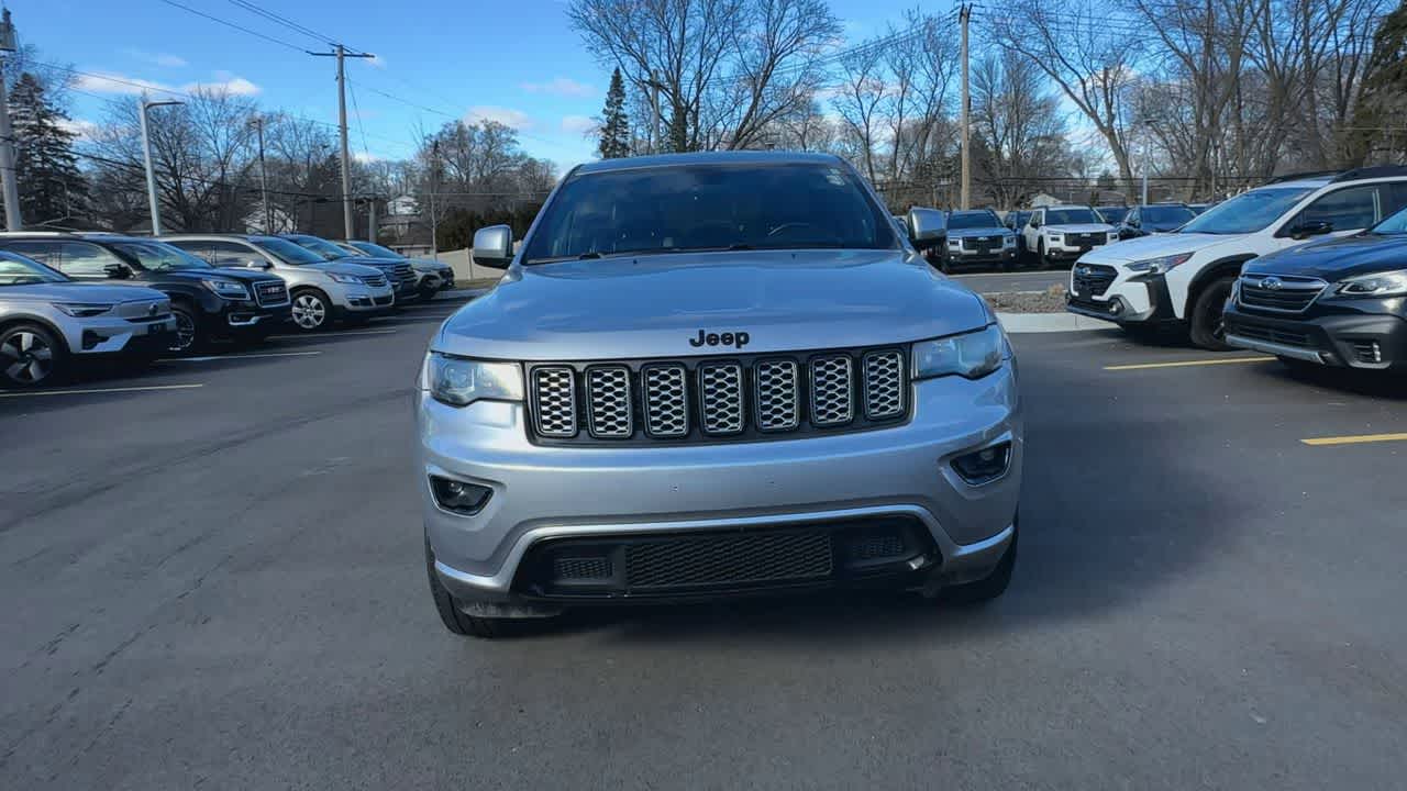 Thumbnail: 2018 Jeep Grand Cherokee - 3