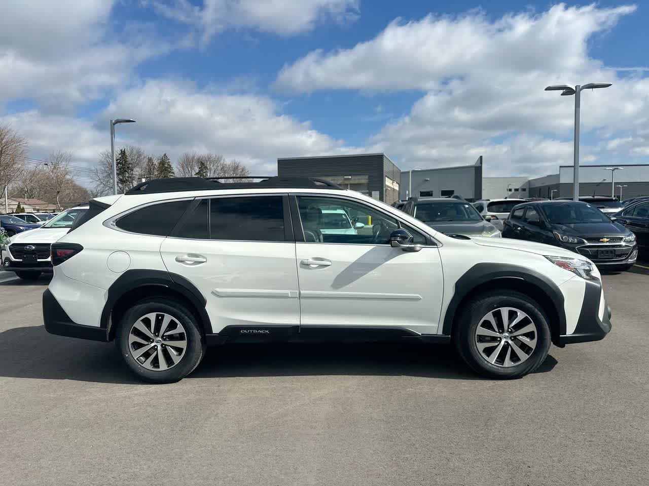 Thumbnail: 2023 Subaru Outback - 14
