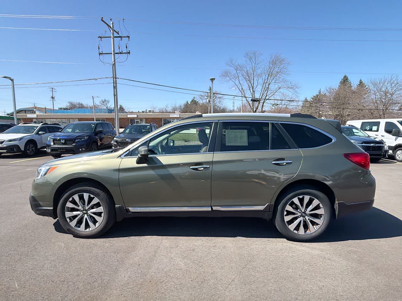 Thumbnail: 2017 Subaru Outback - 10