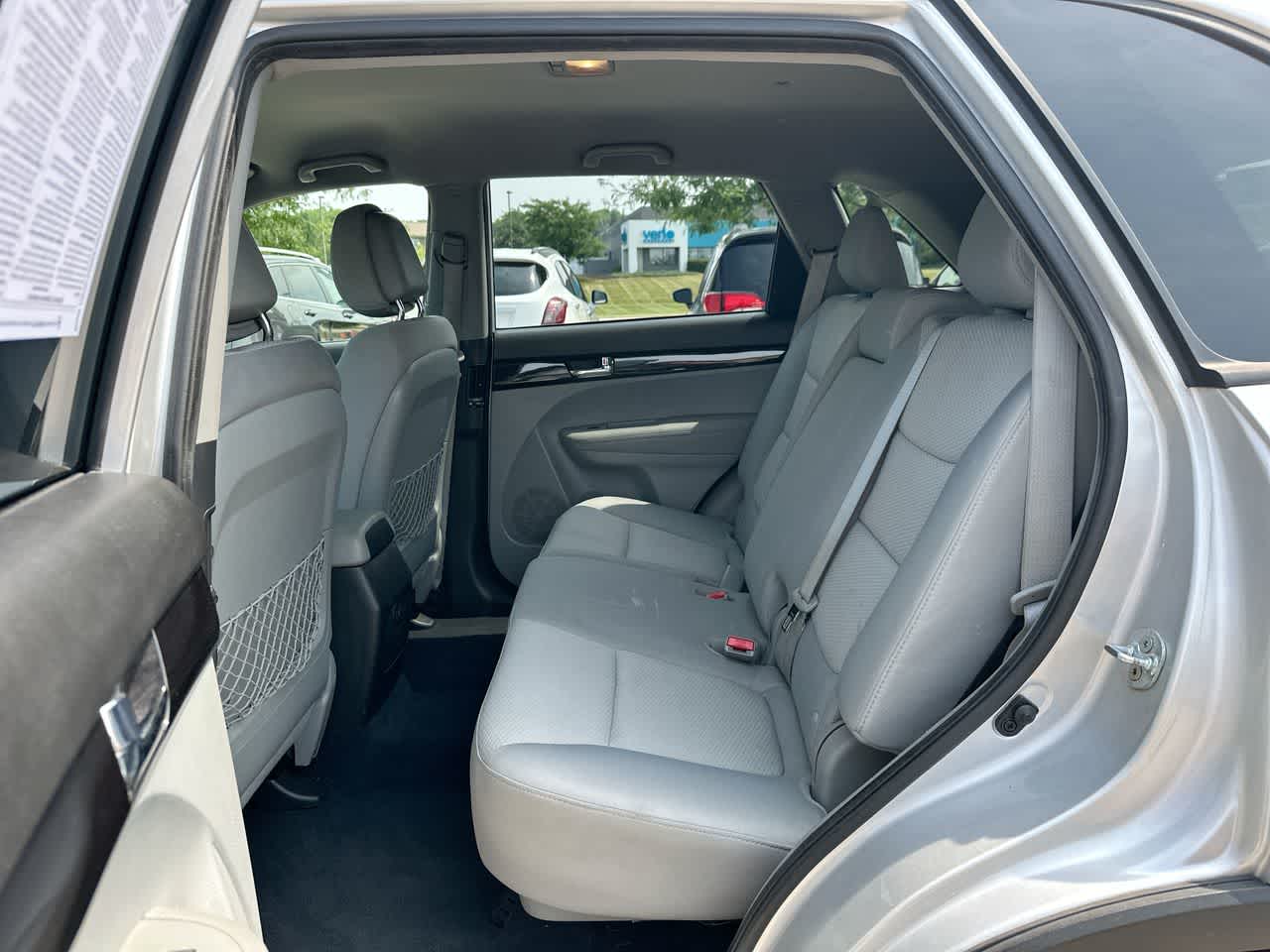 Thumbnail: 2011 Kia Sorento - 24