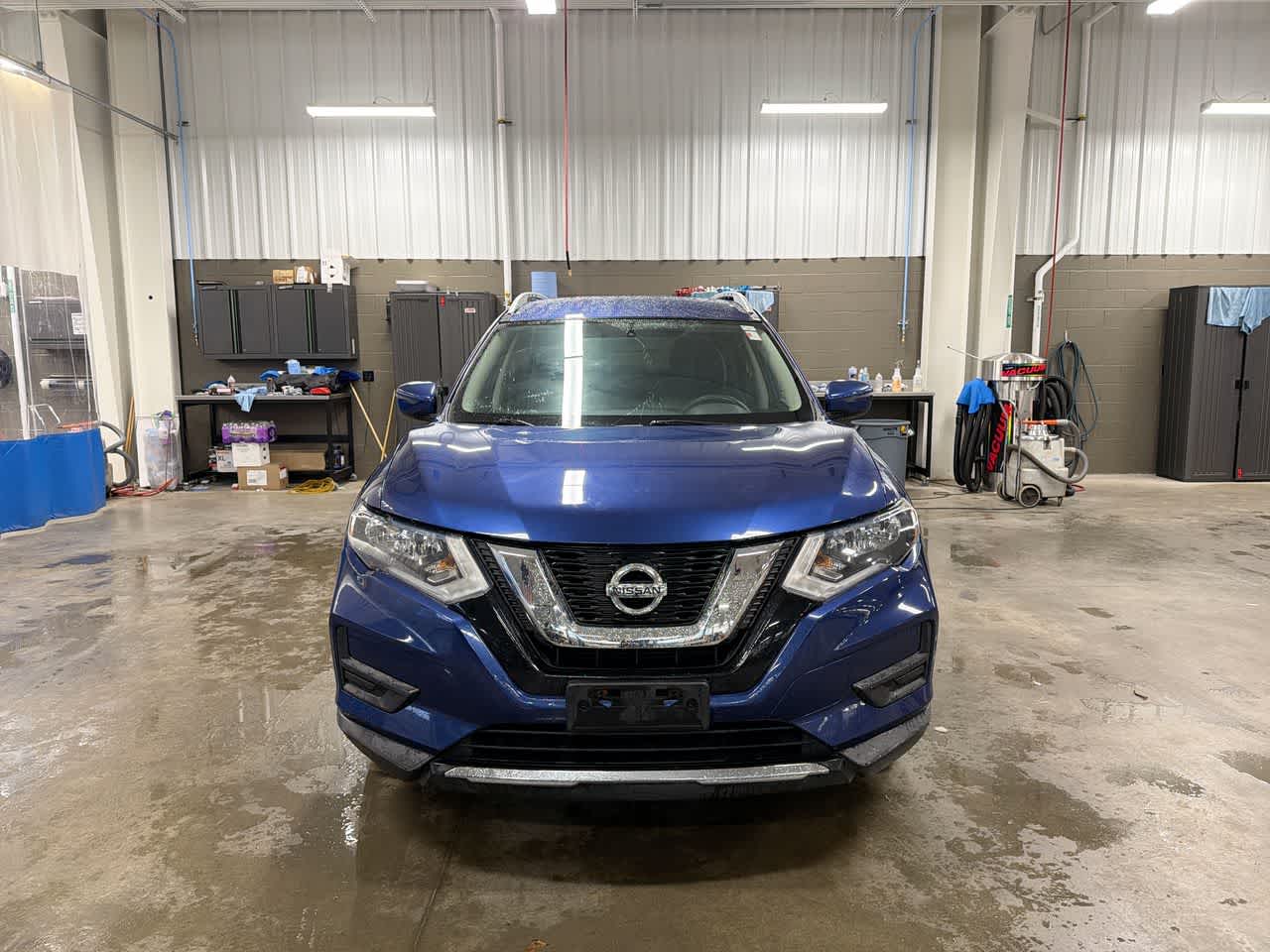 Thumbnail: 2017 Nissan Rogue - 16