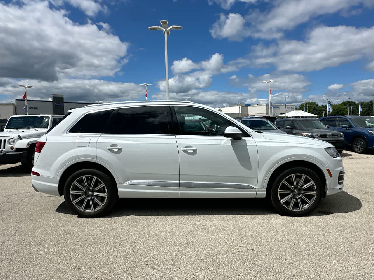 Thumbnail: 2017 Audi Q7 - 14