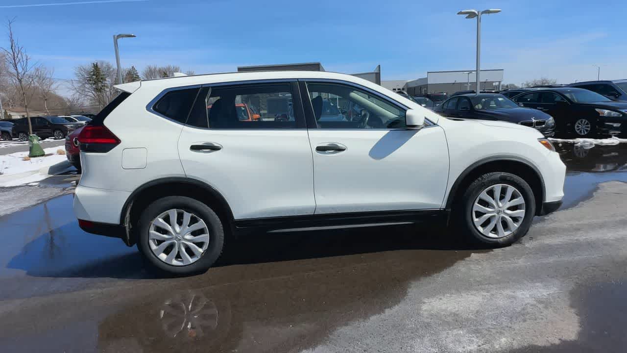 Thumbnail: 2017 Nissan Rogue - 9