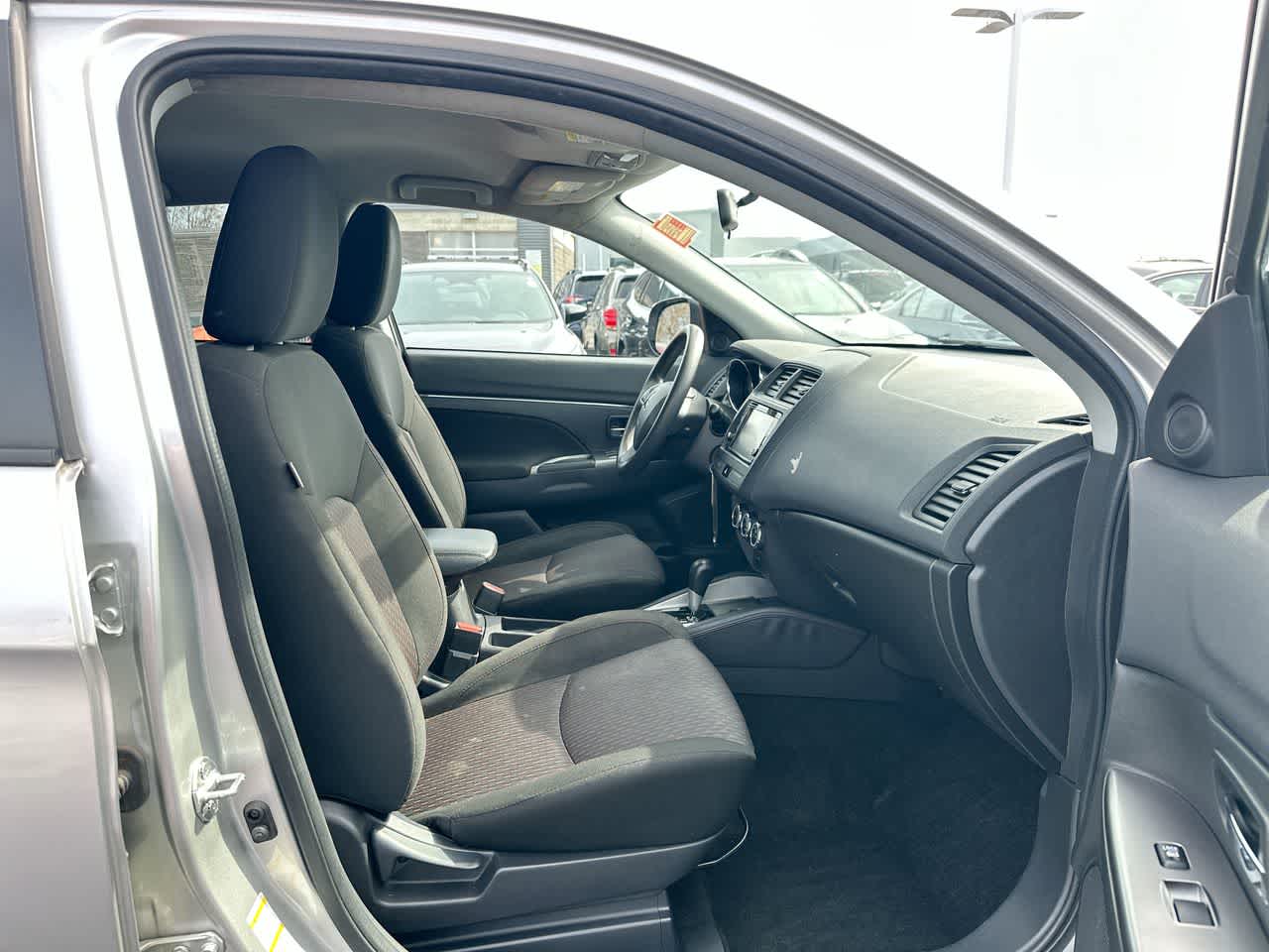 Thumbnail: 2018 Mitsubishi Outlander Sport - 26