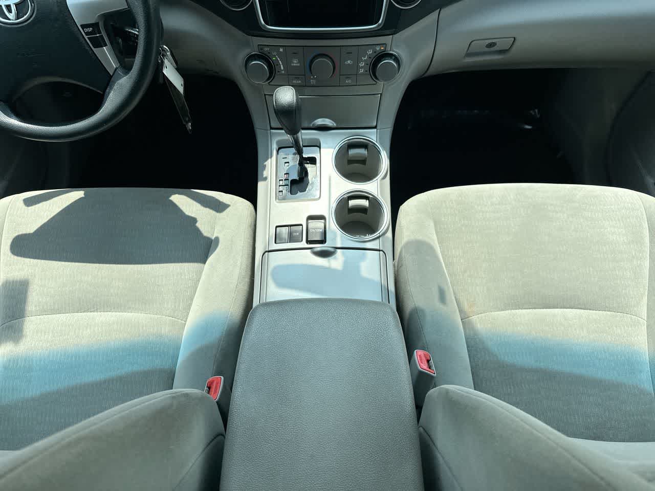 Thumbnail: 2013 Toyota Highlander - 29