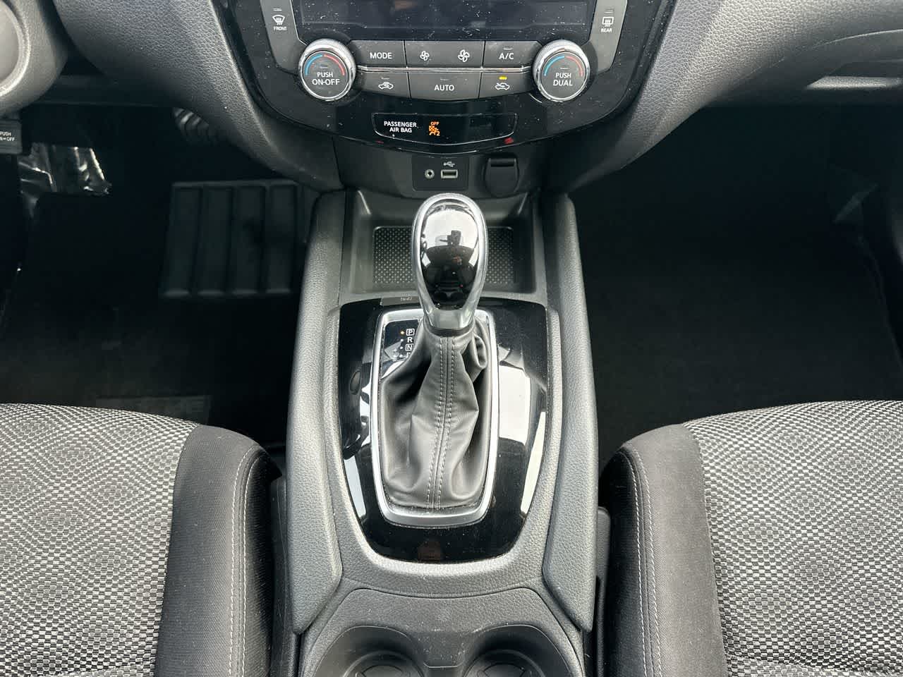 Thumbnail: 2020 Nissan Rogue Sport - 33