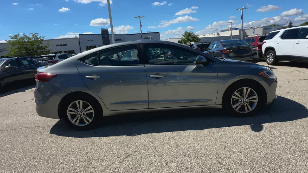 Thumbnail: 2017 Hyundai Elantra - 9