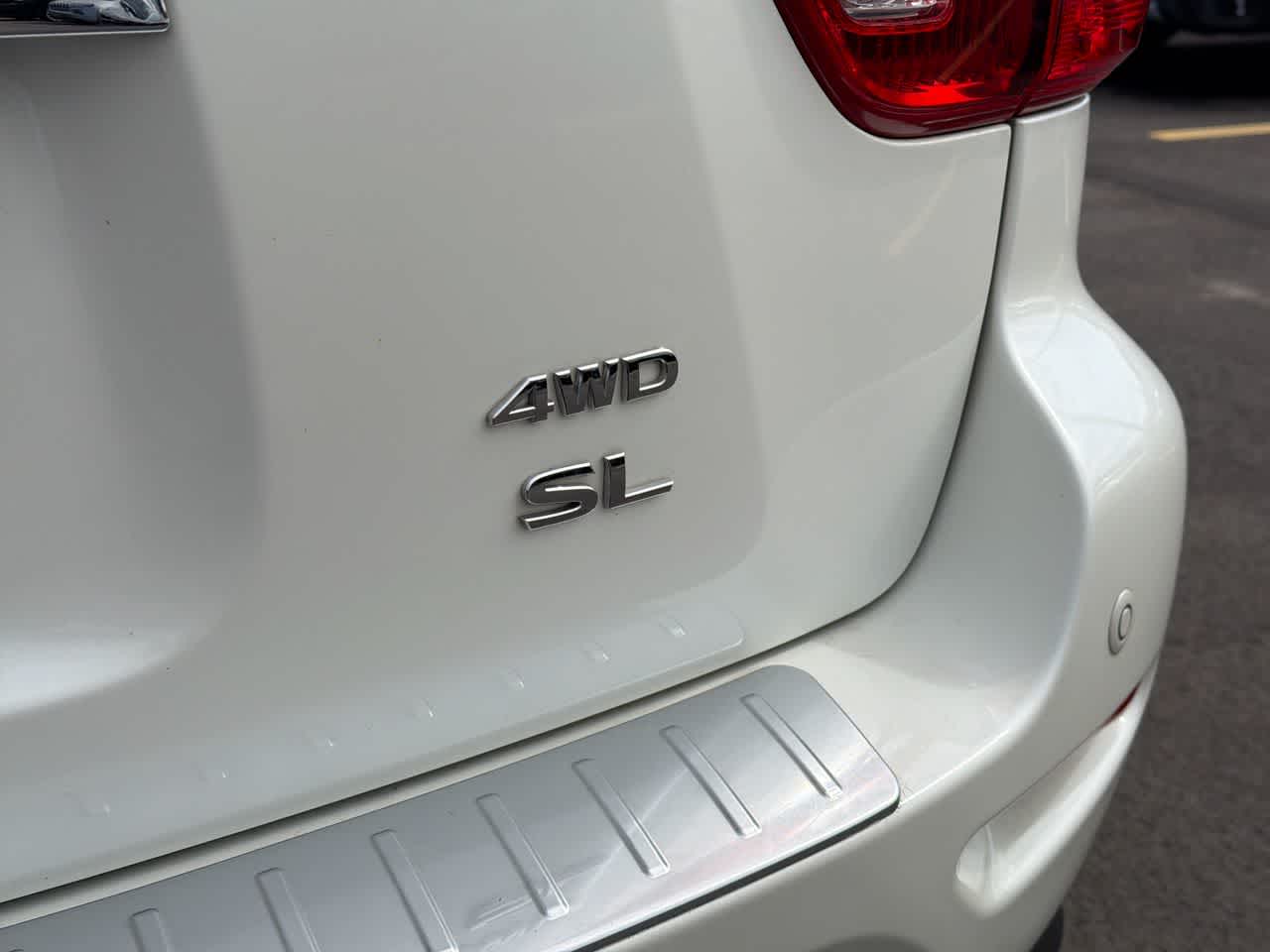 Thumbnail: 2019 Nissan Pathfinder - 18