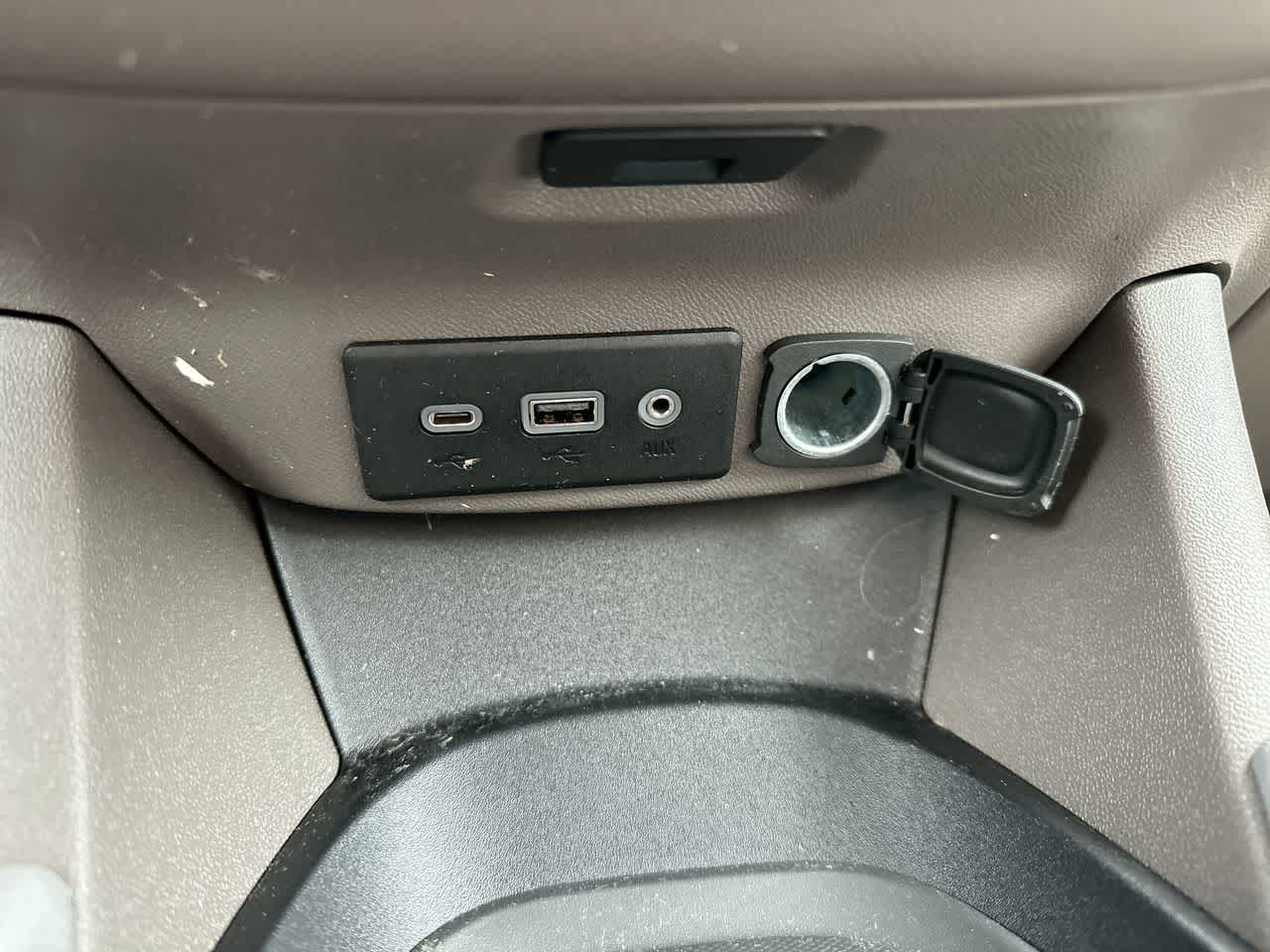 Thumbnail: 2020 Chevrolet Malibu - 32