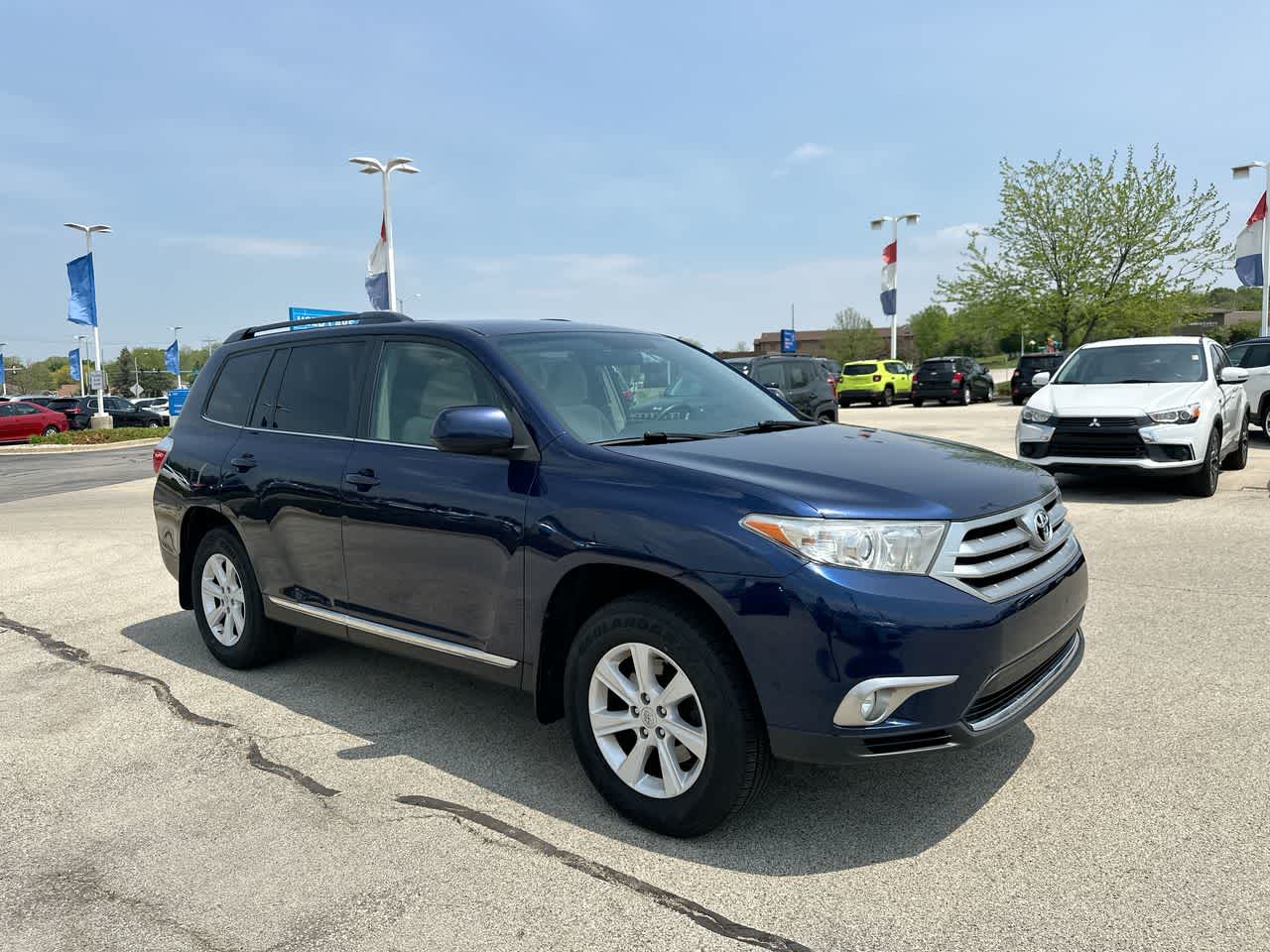 Thumbnail: 2013 Toyota Highlander - 15