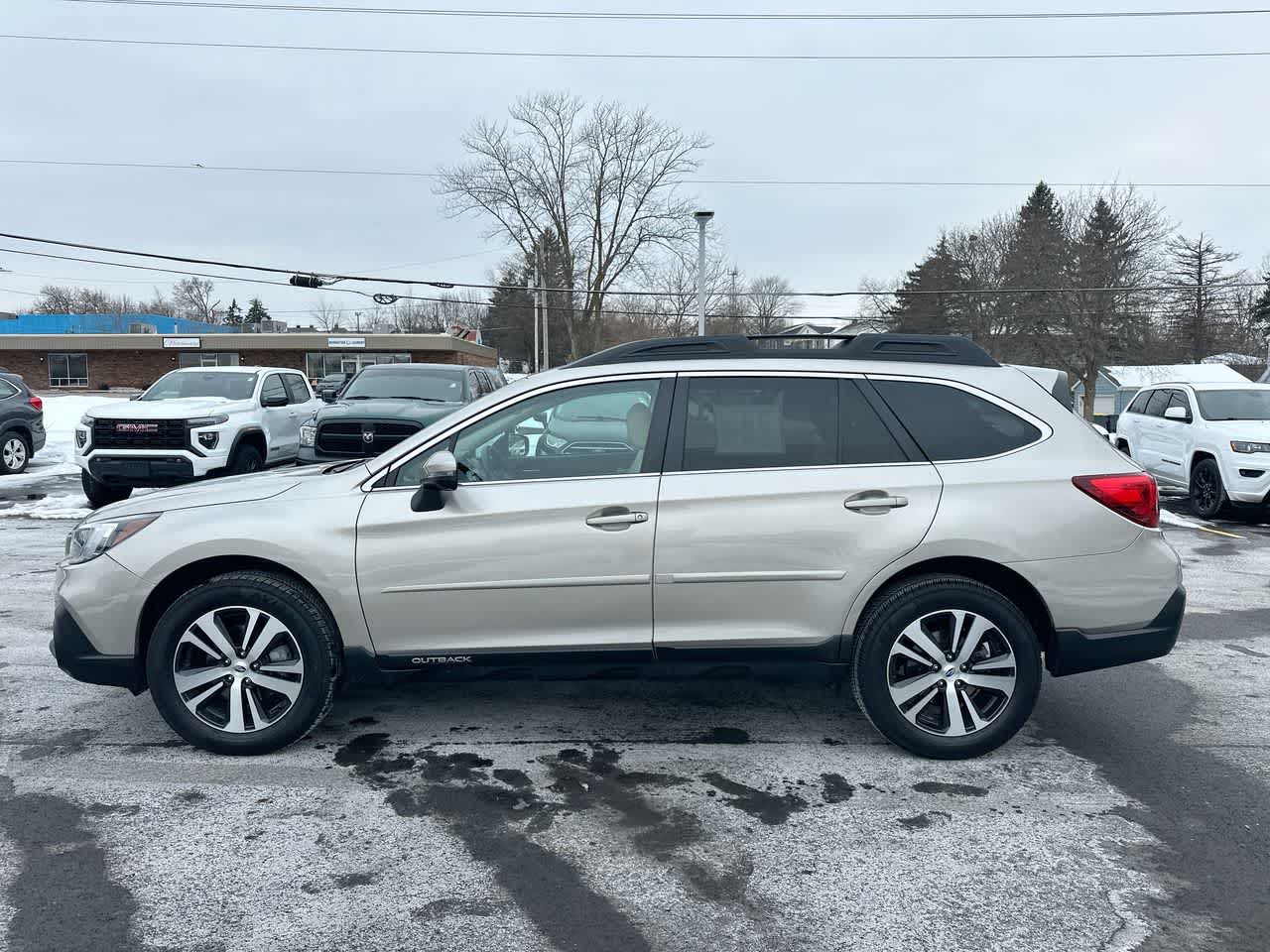 Thumbnail: 2018 Subaru Outback - 10