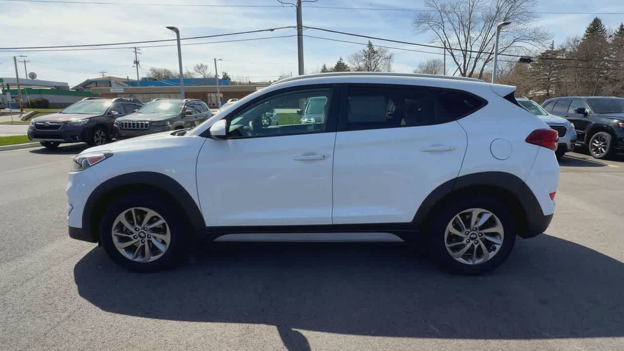 Thumbnail: 2017 Hyundai Tucson - 5