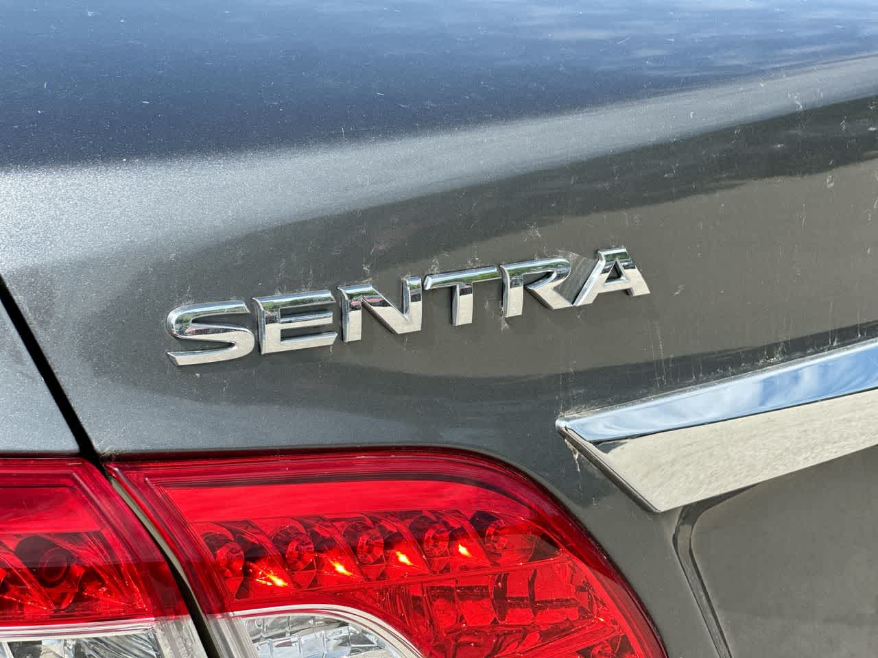Thumbnail: 2015 Nissan Sentra - 25