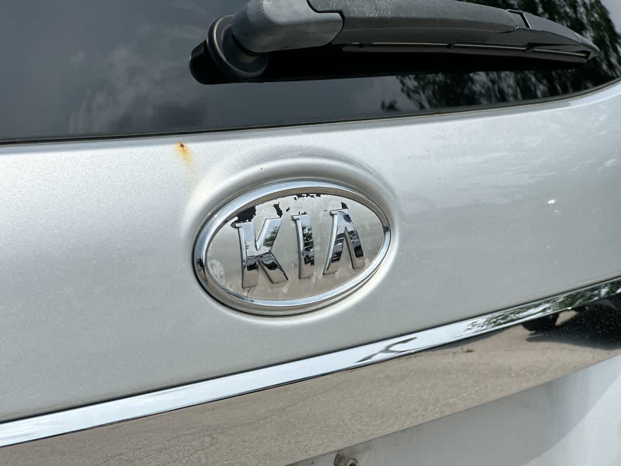 Thumbnail: 2011 Kia Sorento - 17