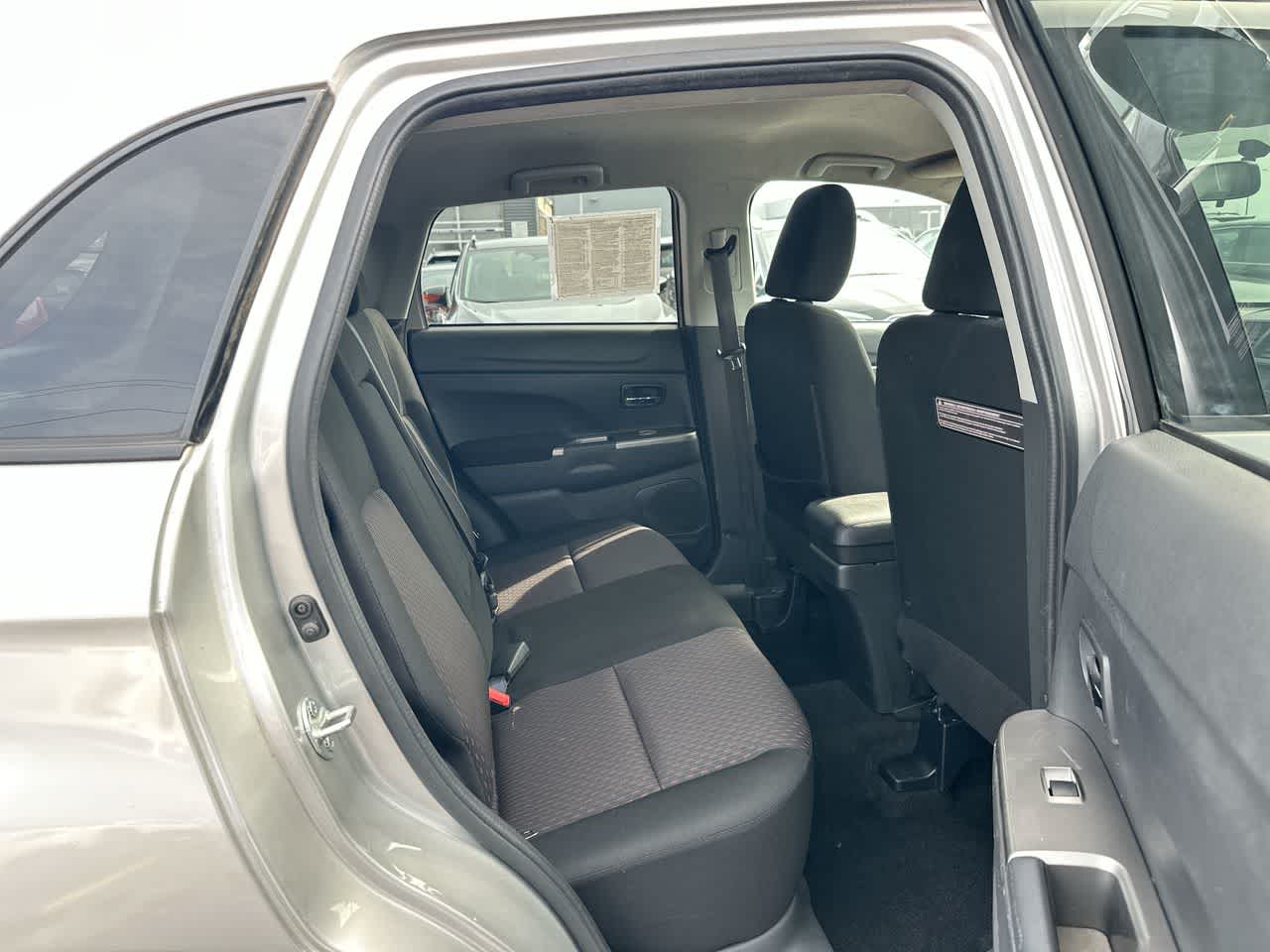 Thumbnail: 2018 Mitsubishi Outlander Sport - 25