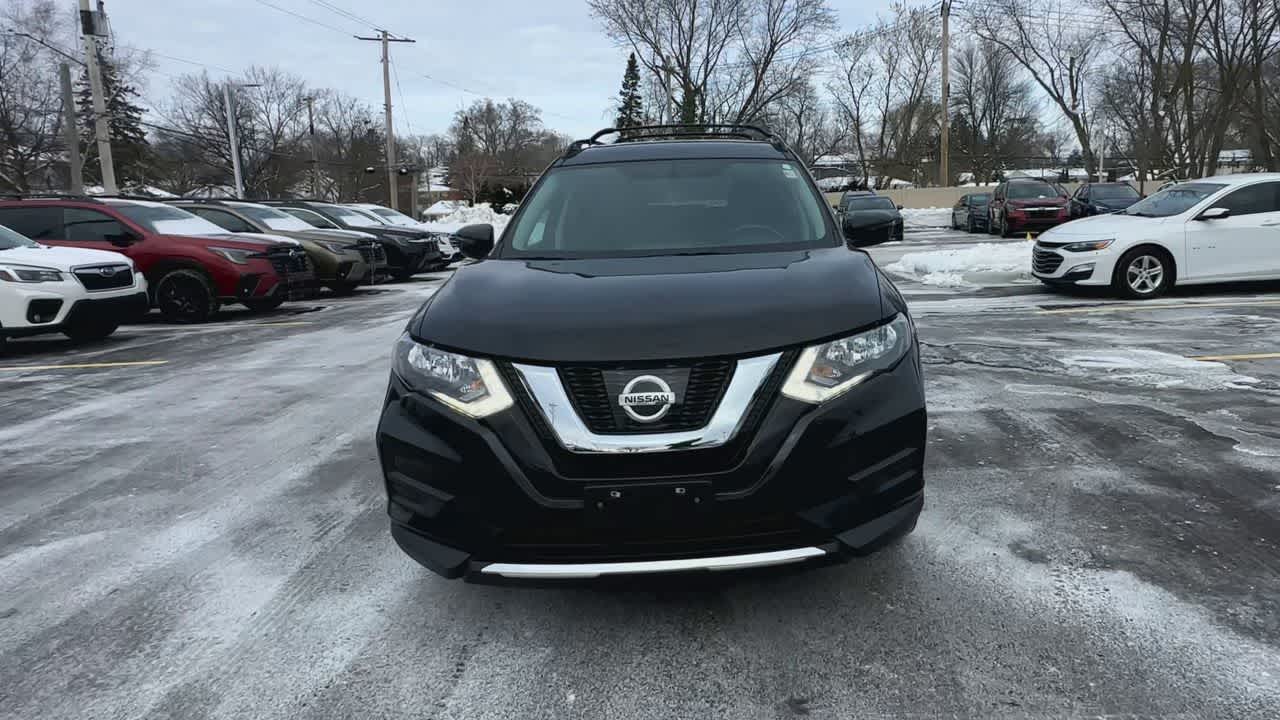 Thumbnail: 2017 Nissan Rogue - 3