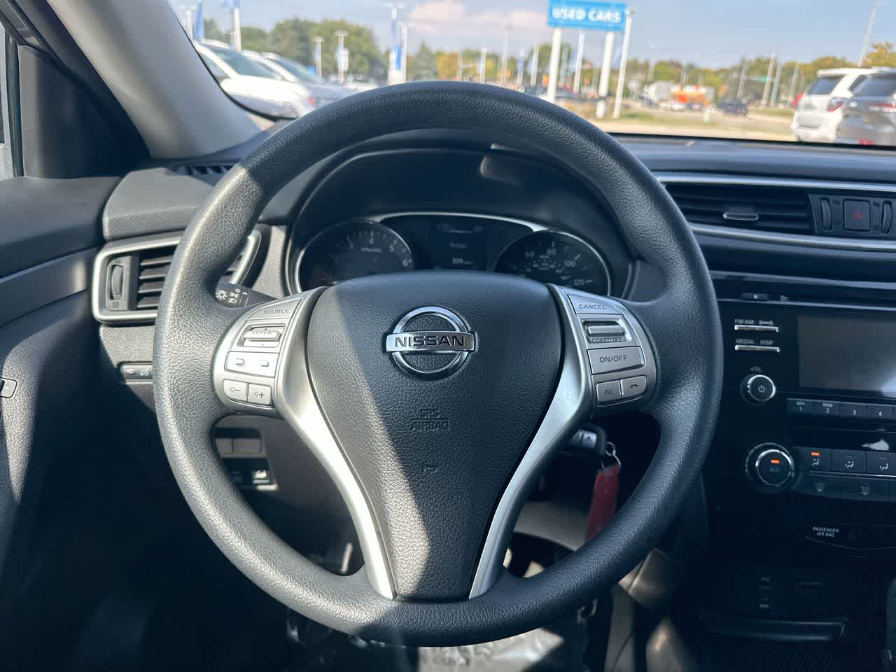Thumbnail: 2015 Nissan Rogue - 27