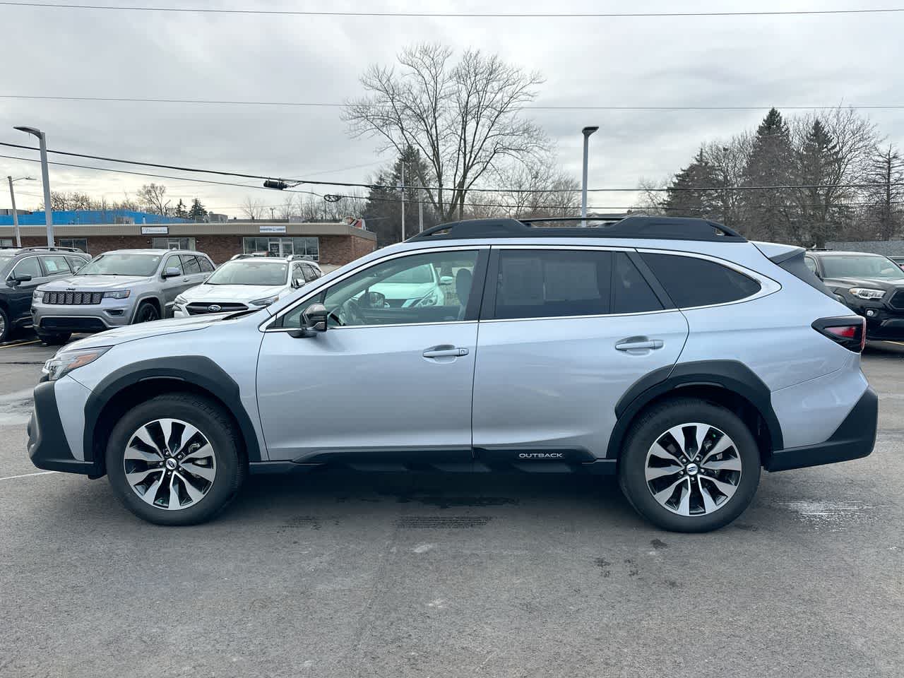 Thumbnail: 2025 Subaru Outback - 10