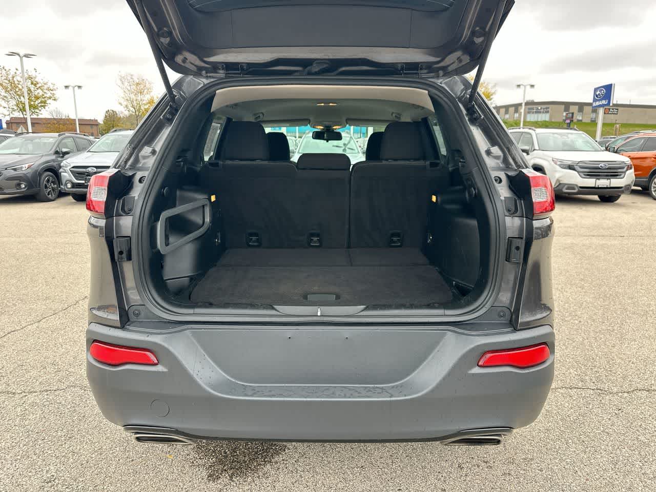 Thumbnail: 2016 Jeep Cherokee - 35