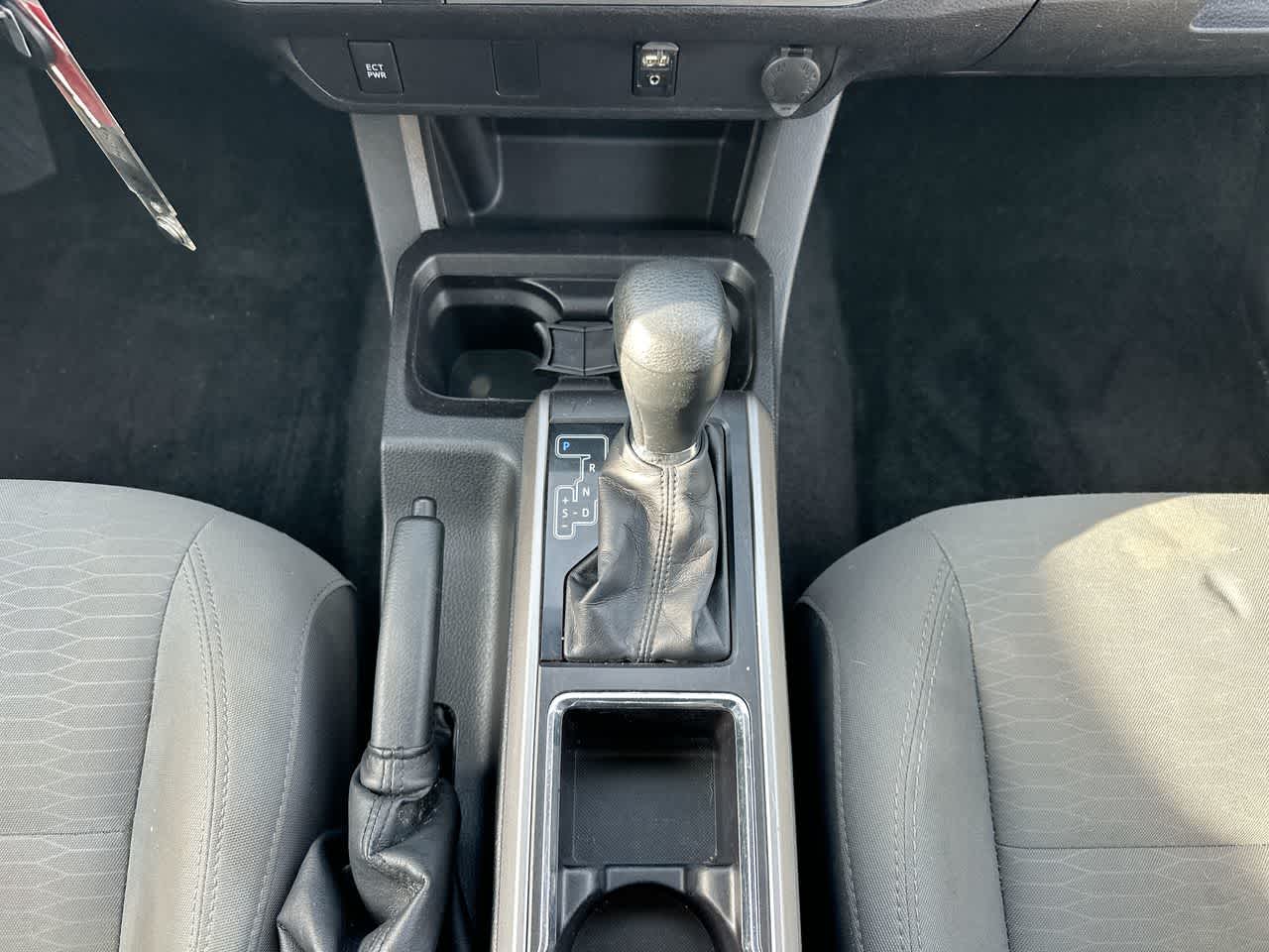 Thumbnail: 2016 Toyota Tacoma - 34