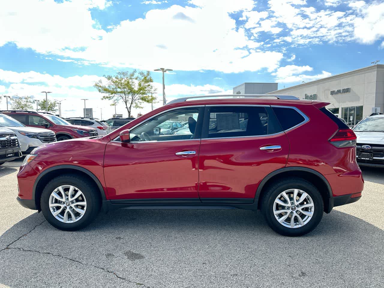 Thumbnail: 2017 Nissan Rogue - 10