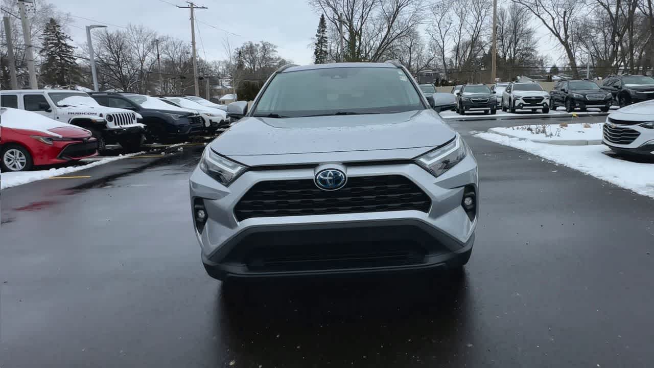 Thumbnail: 2022 Toyota RAV4 - 3