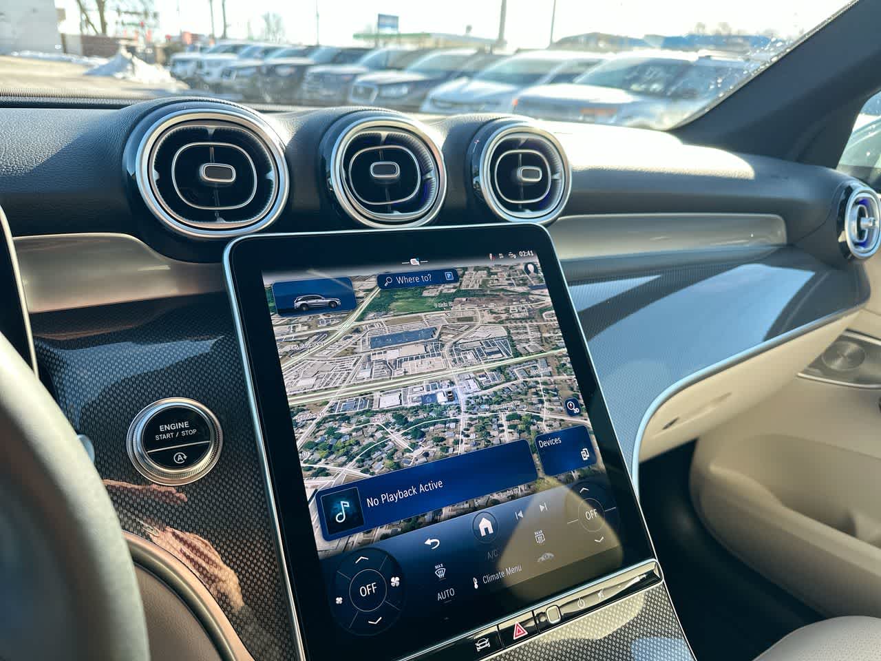 Thumbnail: 2025 Mercedes-Benz GLC - 32