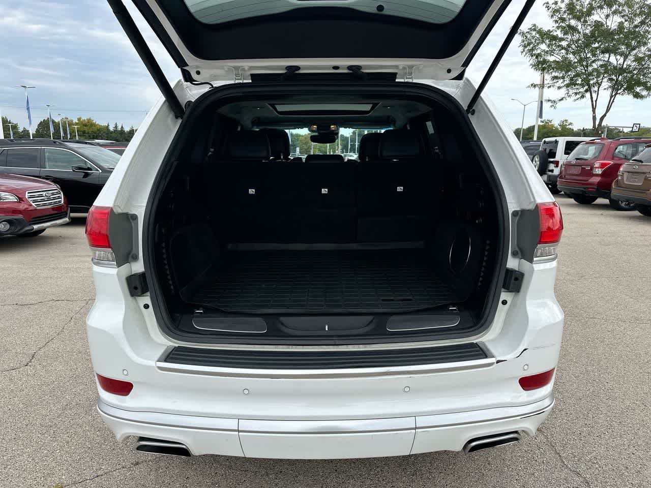 Thumbnail: 2018 Jeep Grand Cherokee - 38