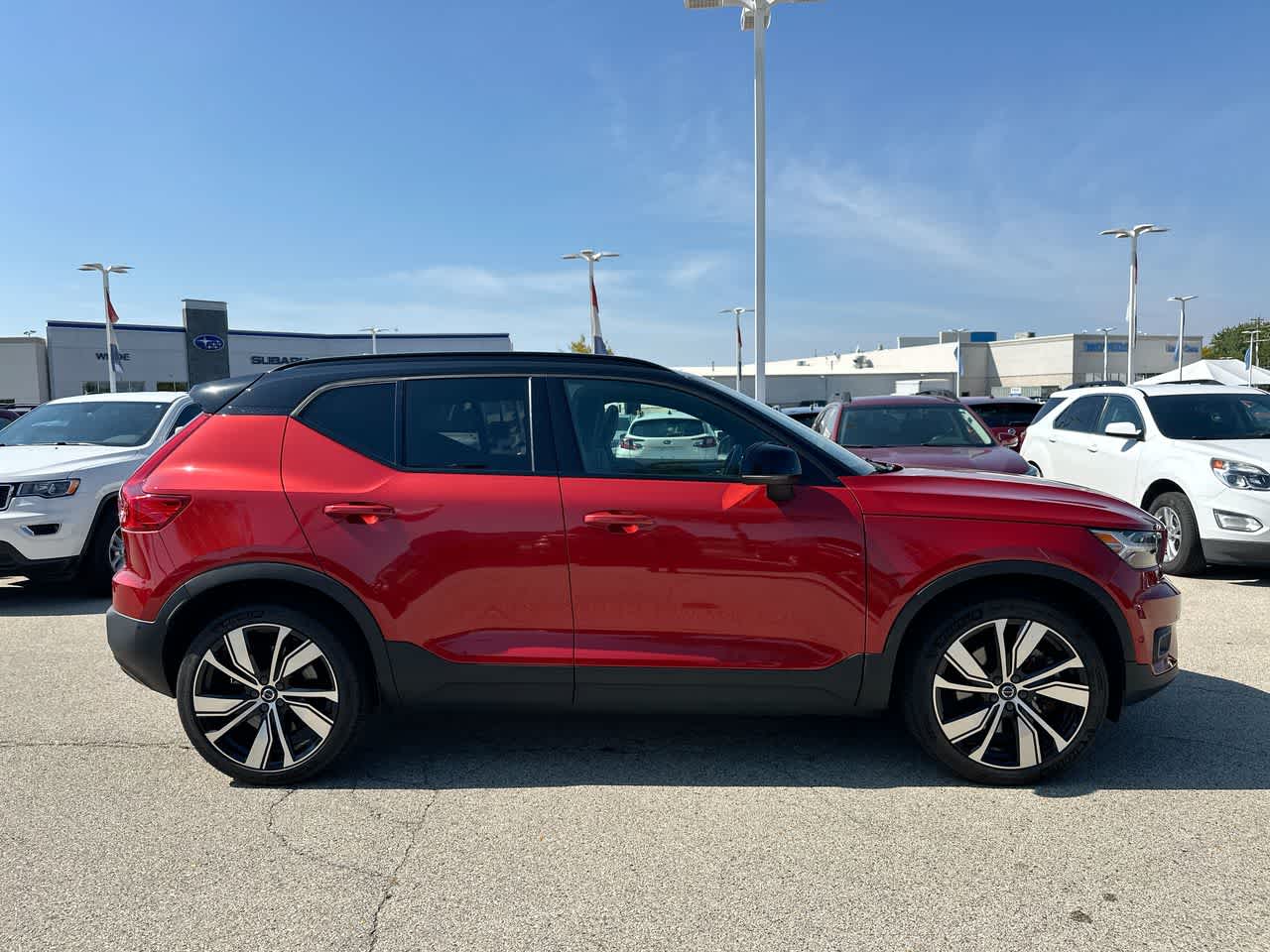 Thumbnail: 2022 Volvo XC40 - 14