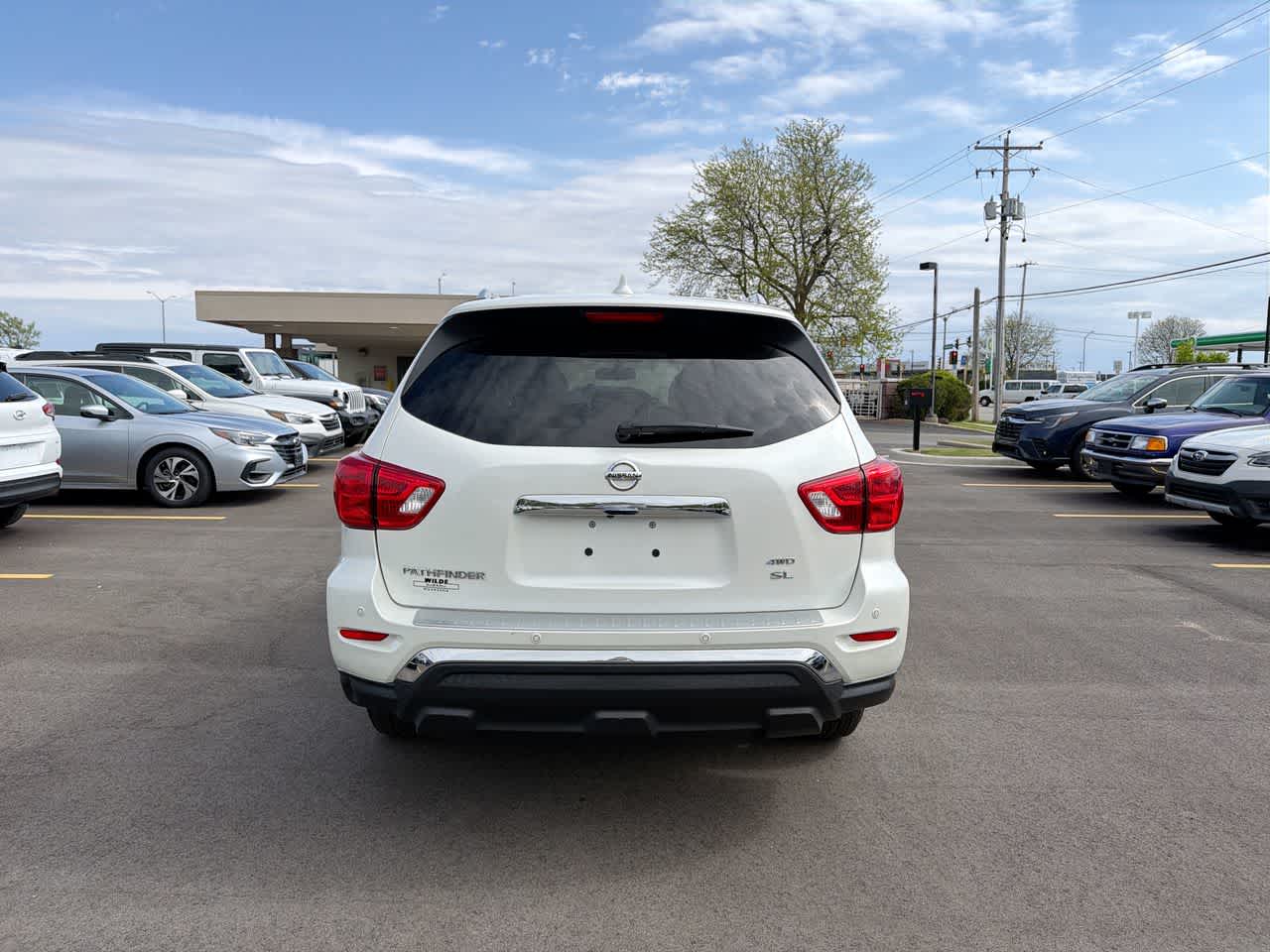 Thumbnail: 2019 Nissan Pathfinder - 12