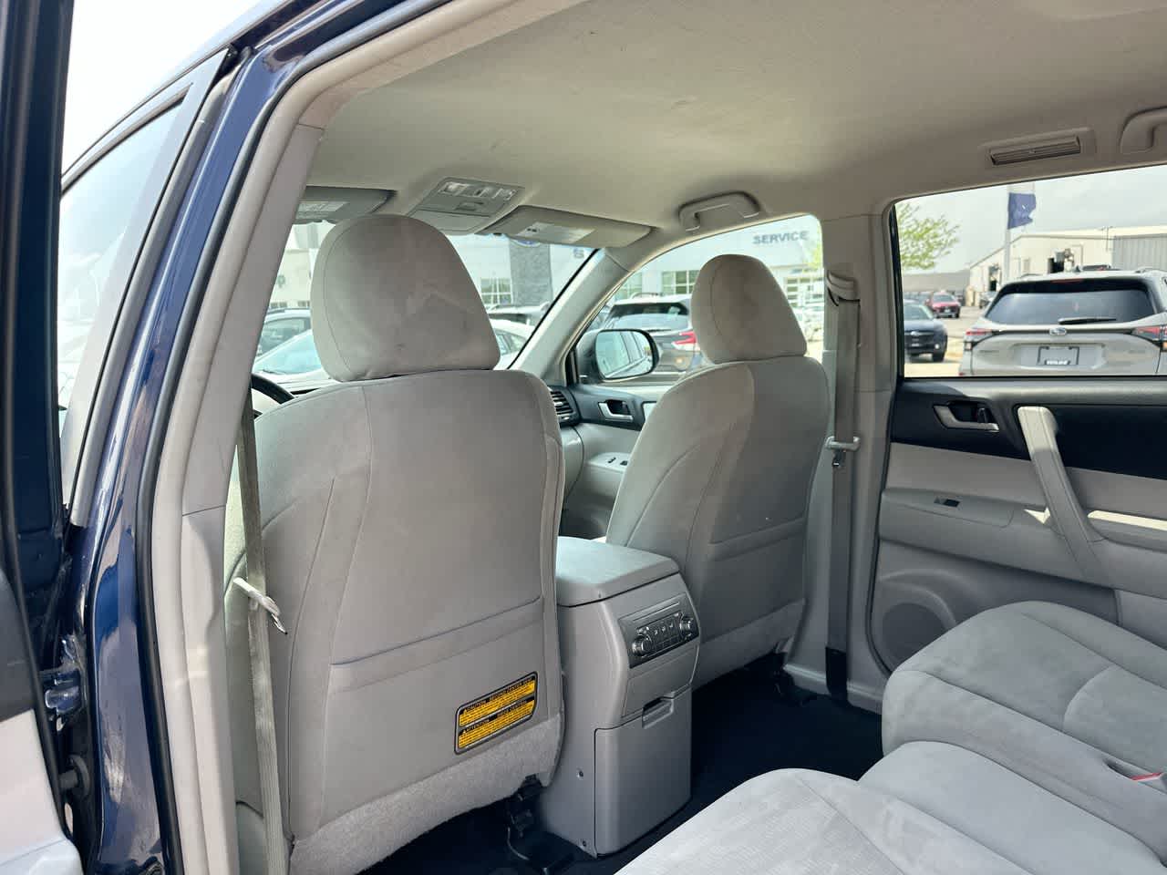 Thumbnail: 2013 Toyota Highlander - 22