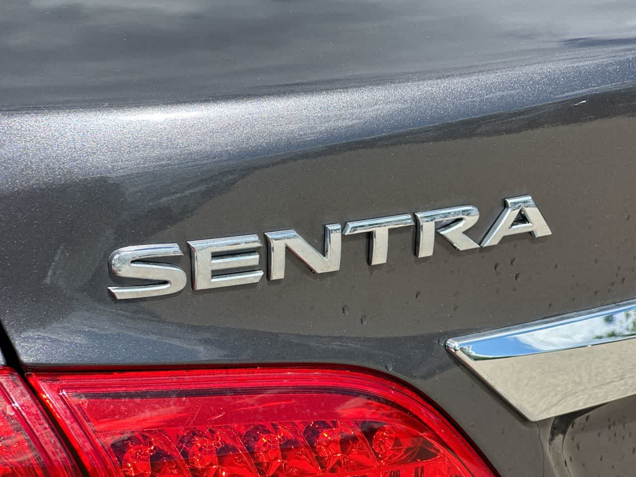 Thumbnail: 2015 Nissan Sentra - 17