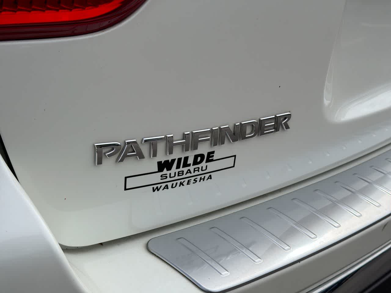 Thumbnail: 2019 Nissan Pathfinder - 17