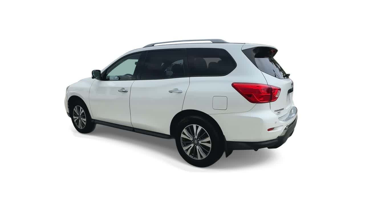 2017 Nissan Pathfinder SL 6