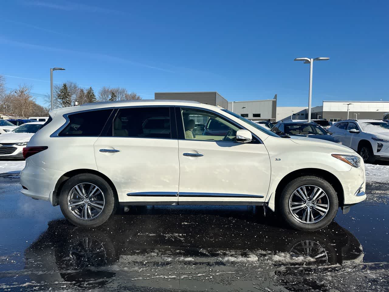 Thumbnail: 2017 INFINITI QX60 - 14