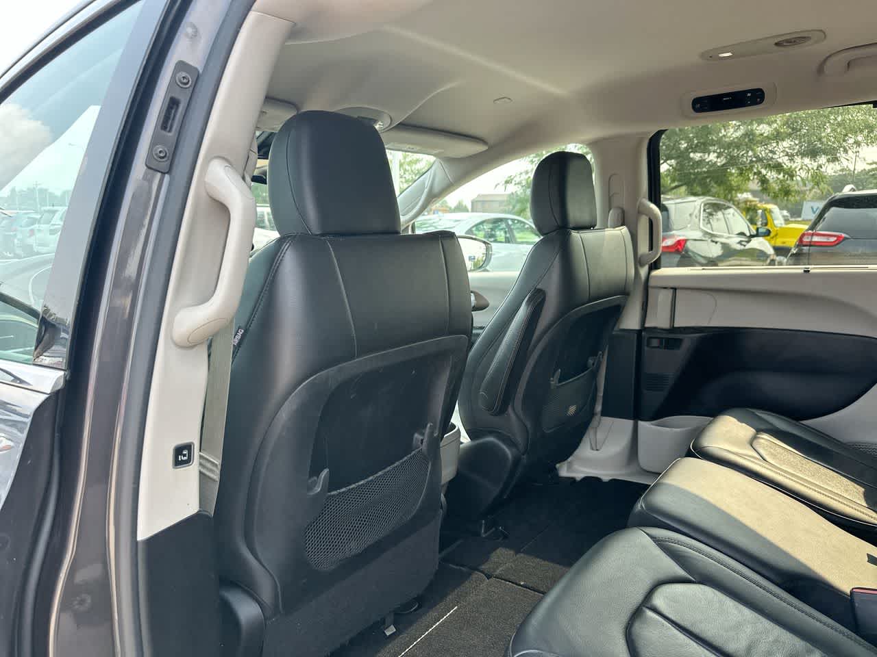 Thumbnail: 2017 Chrysler Pacifica - 23