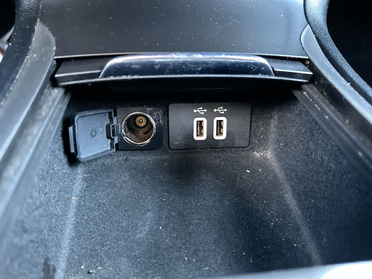 Thumbnail: 2017 Lincoln MKC - 32