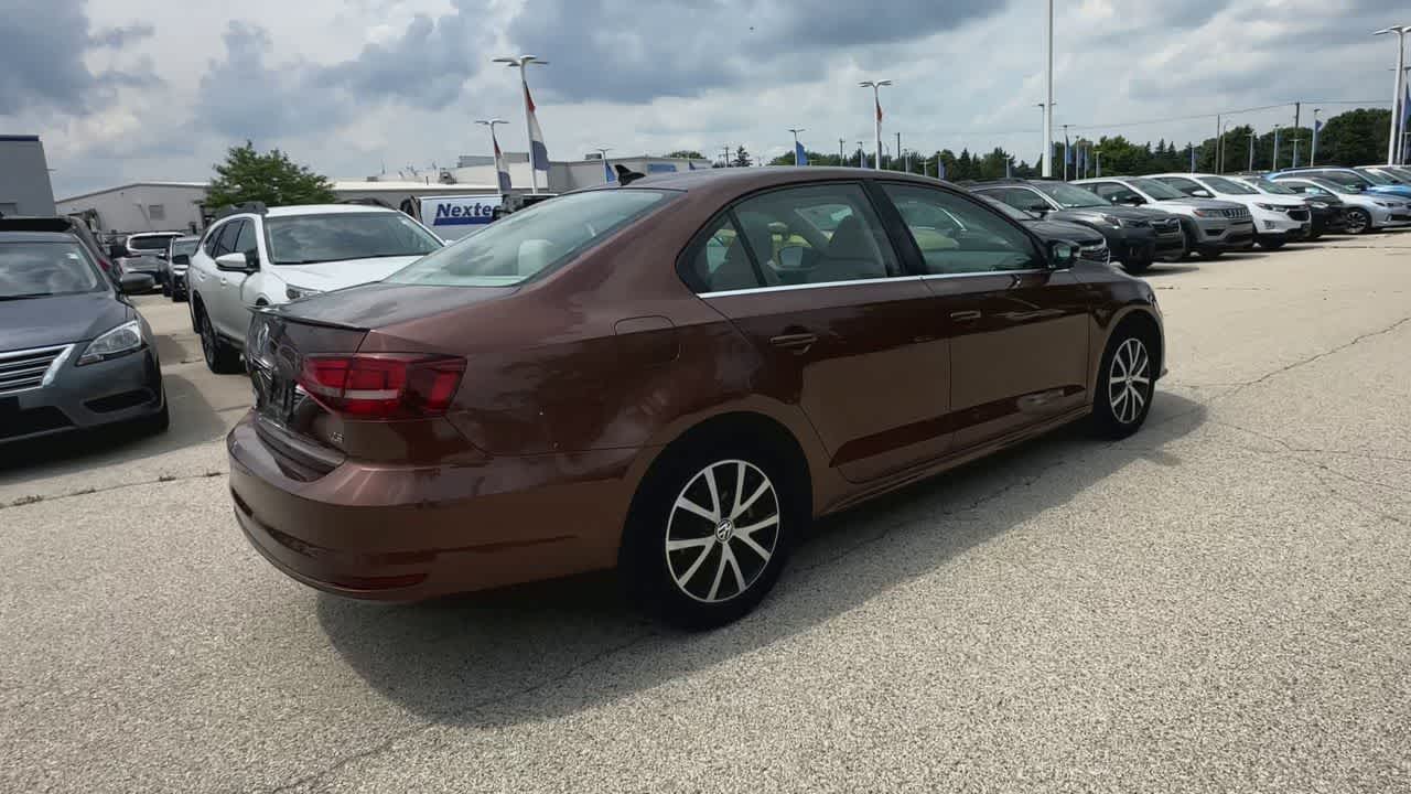 Thumbnail: 2017 Volkswagen Jetta - 8