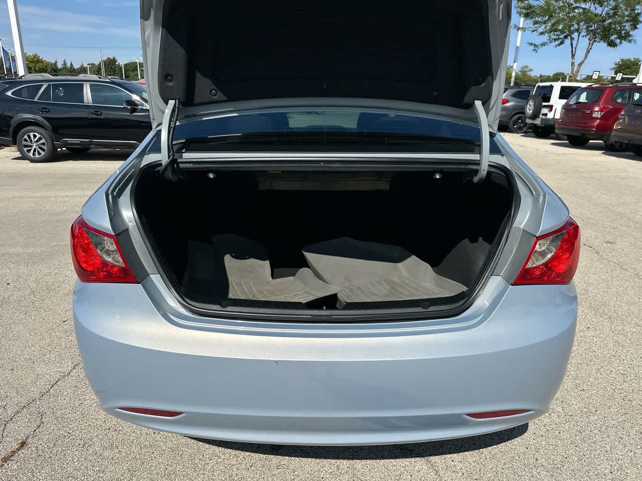 Thumbnail: 2011 Hyundai Sonata - 34