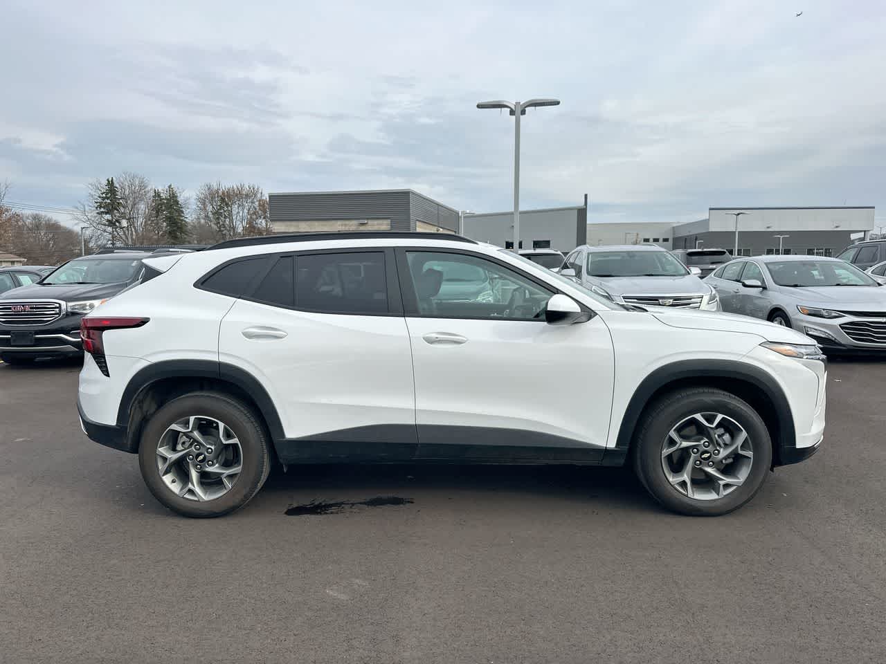 Thumbnail: 2025 Chevrolet Trax - 14