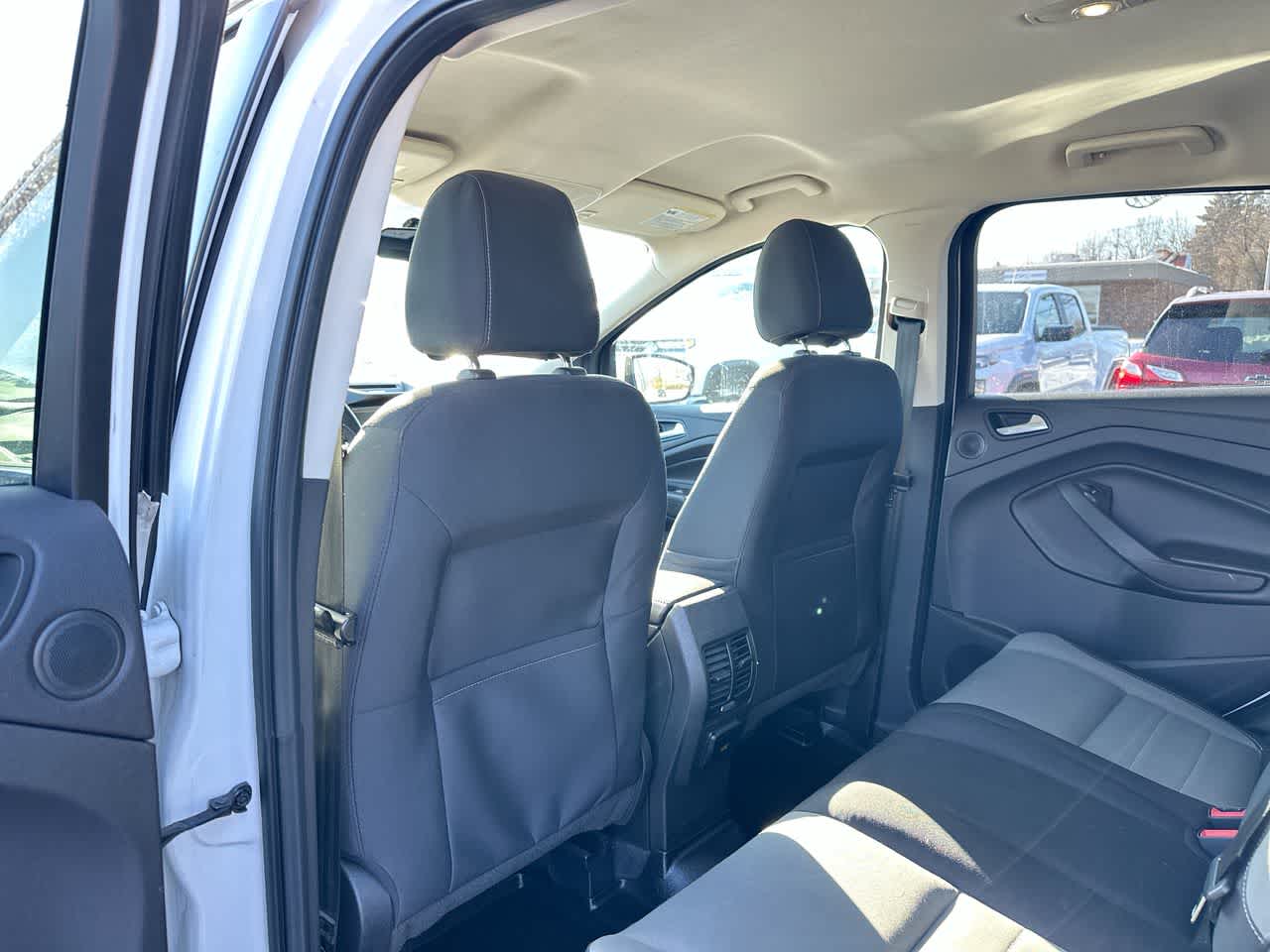 Thumbnail: 2015 Ford Escape - 23