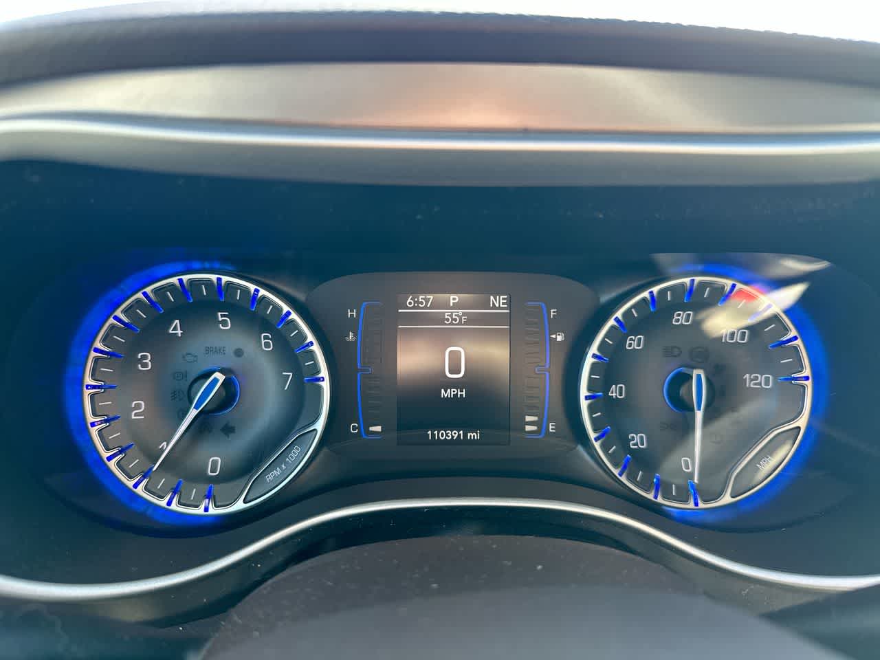 Thumbnail: 2018 Chrysler Pacifica - 36