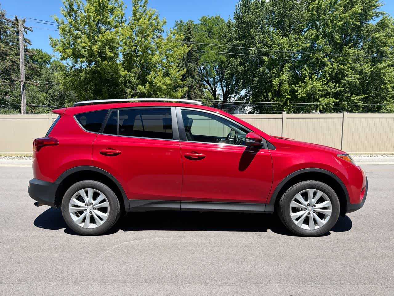 Thumbnail: 2015 Toyota RAV4 - 14