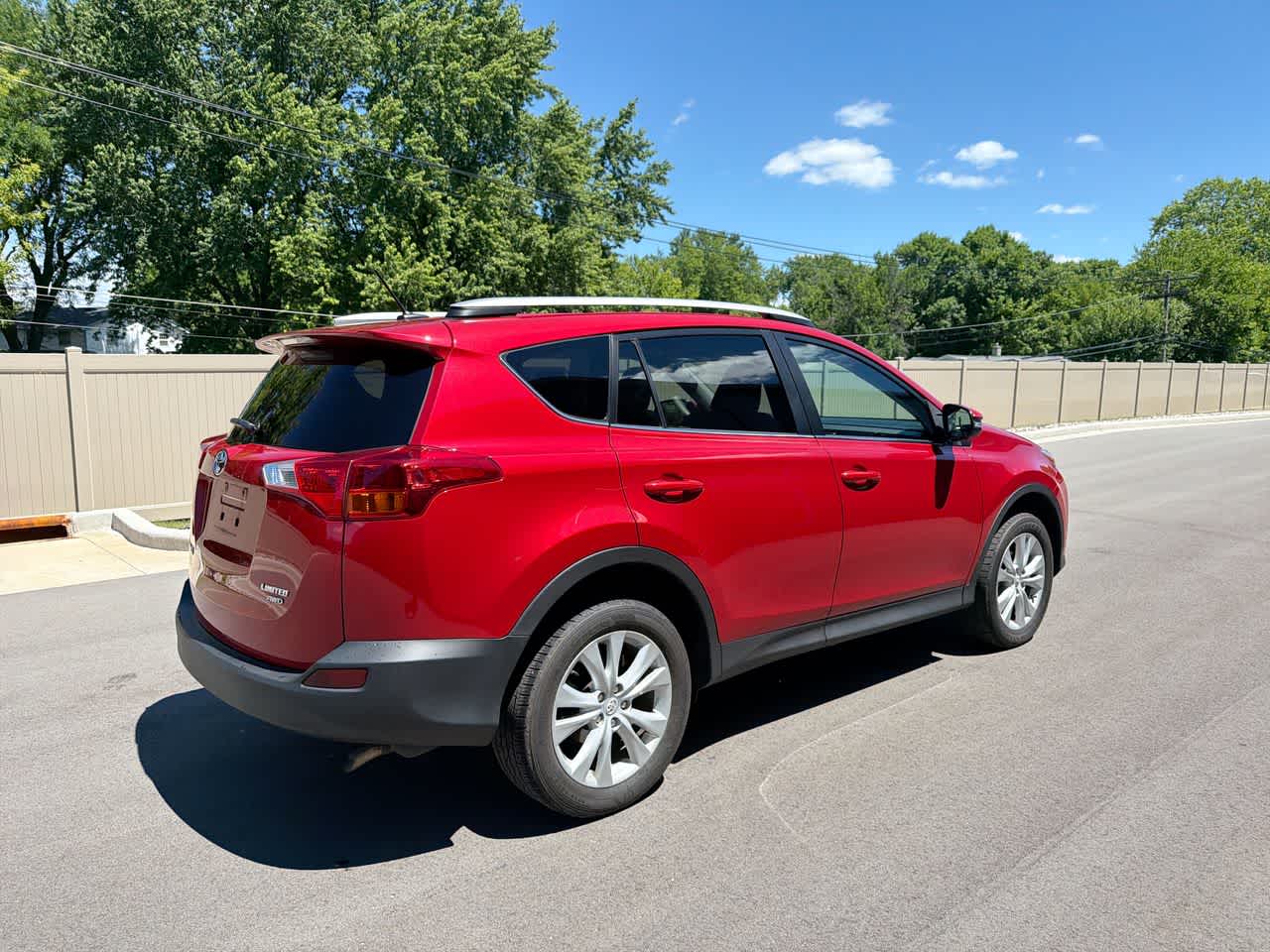 Thumbnail: 2015 Toyota RAV4 - 13