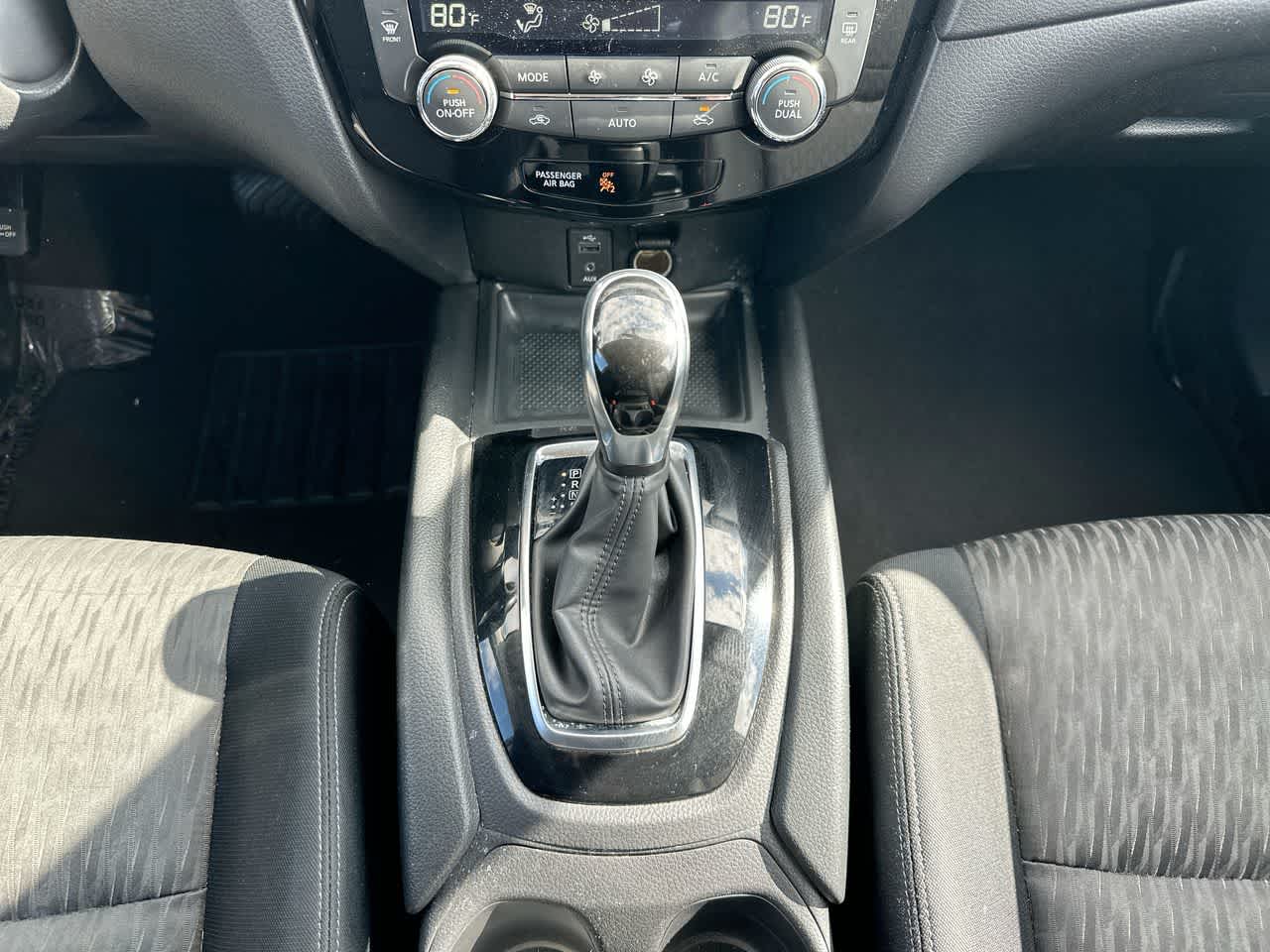 Thumbnail: 2017 Nissan Rogue - 33