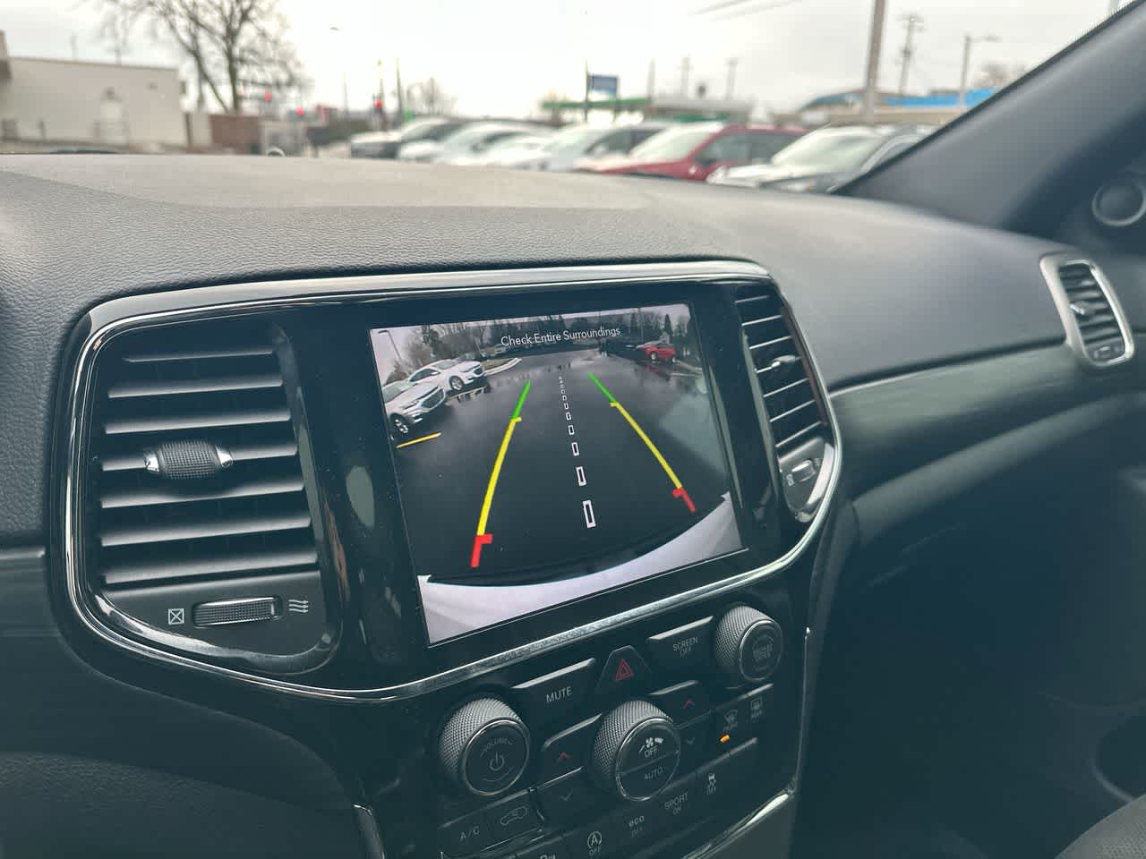 Thumbnail: 2020 Jeep Grand Cherokee - 32